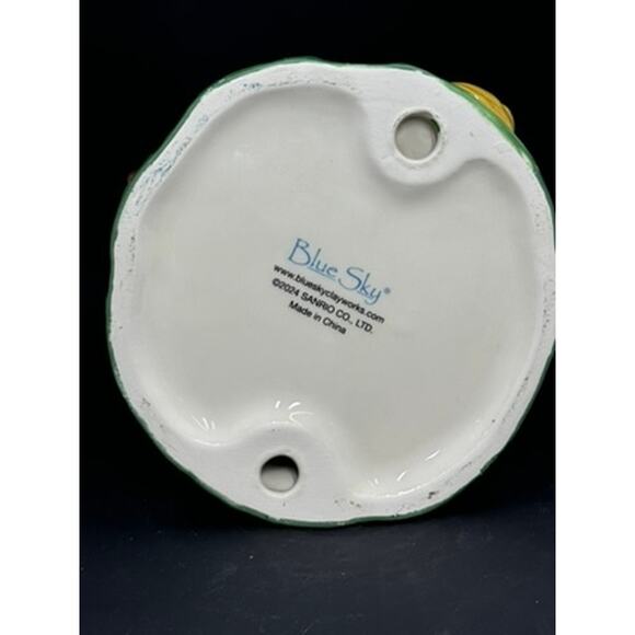 Hello Kitty Adorable Halloween Scene, Tree, Broom, Pumpkin - Picture 10 of 11